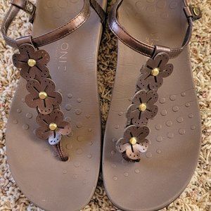 Vionic T Strap Sandals
